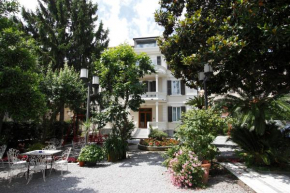 Genovese Villa Elena Residence Varazze